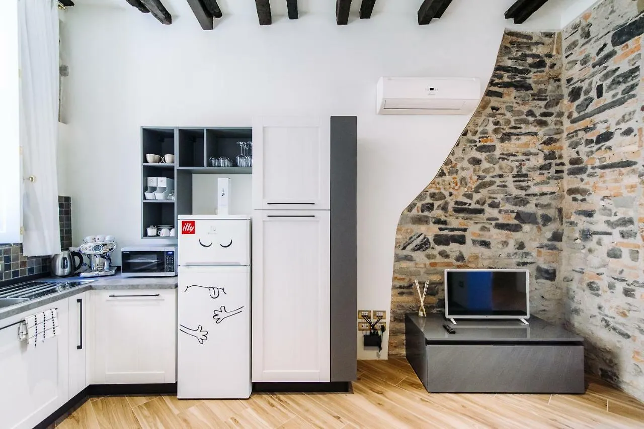 Apartment Antica Roma Como Lake - The House Of Travelers